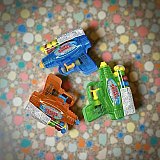 Fun Candy With Built in Toys - Sweet Soaker Squirt-Gun with Sweet Candy (25 pieces), Colors Vary (2 Pack) View 5