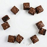 Killer Brownie Chocolatier Brownie Bites, 9oz Tray (8 Bites) - Rich Chocolate Chip, Fudgy Gourmet Brownies View 4